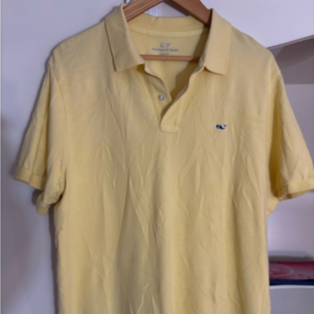 Large vineyard vines yellow